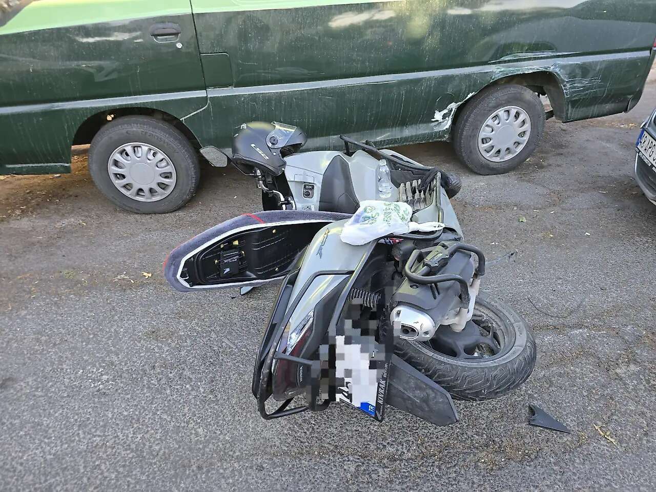 Muğla'da Otomobille Çarpışan Motosiklet Minibüse Çarparak Durdu 1